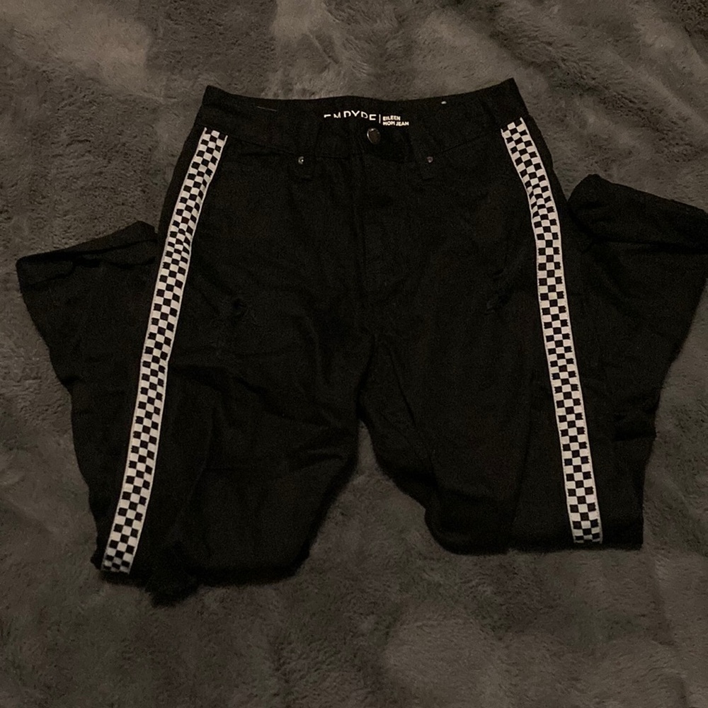 Distressed empyre Eileen Mom Jean